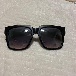 Quay sunglasses - on the prowl